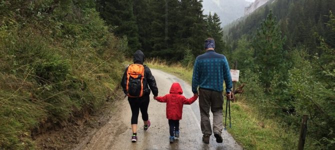 Vandring med barn – så skapar du naturupplevelser för hela familjen